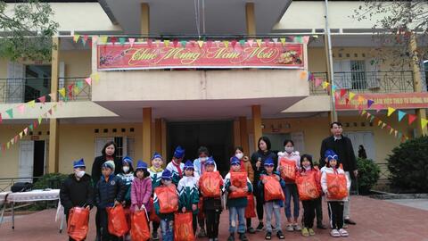 Trường Tiểu học Phan Đình Phùng thực hiện vui Tết Nguyên đán Quý Mão 2023 vui vẻ, an toàn.